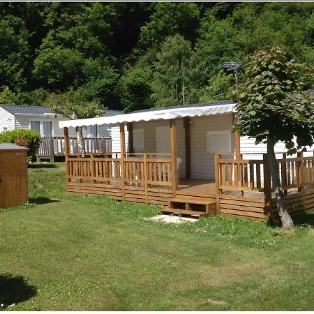 Happy Pyrenees Kamp alanı