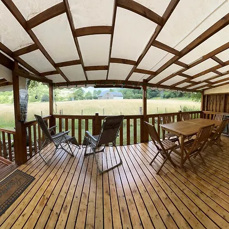 Happy Pyrenees Kamp alanı