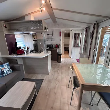 Happy Pyrenees Kamp alanı 2*