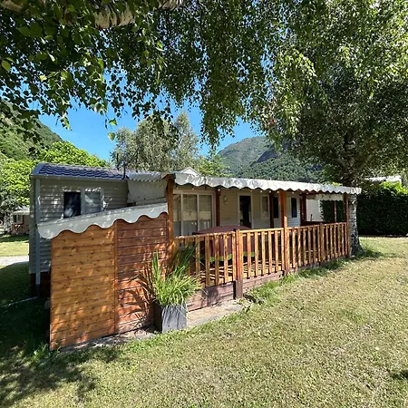 Happy Pyrenees Kamp alanı