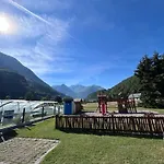 Happy Pyrenees キャンプ場 2*