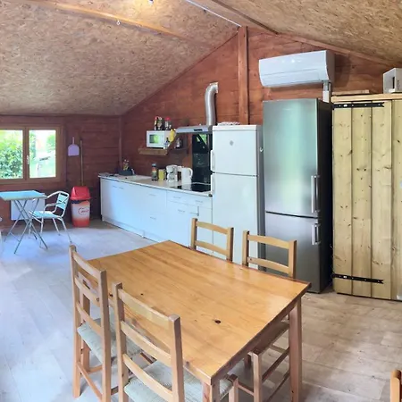 Happy Pyrenees Kemp Saligos