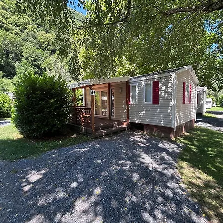 Happy Pyrenees Kemp Saligos